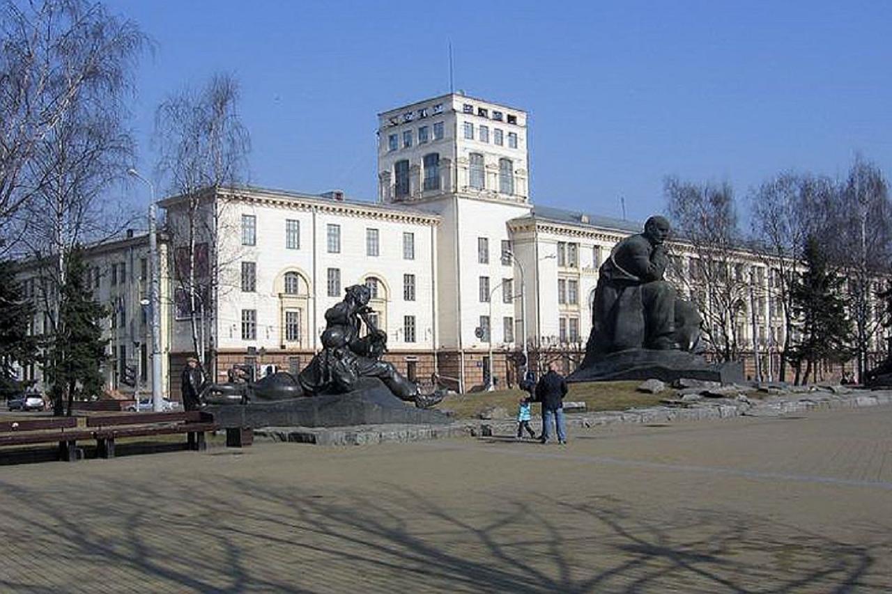 Ferienwohnung Flatcomfort Nezavisimosti 44 Minsk Exterior foto